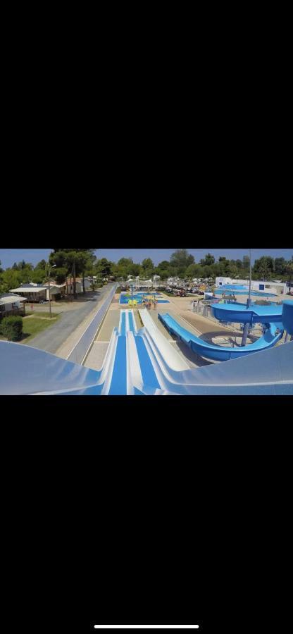 Camping 4 Etoiles Le Bosc Saint Cyrpien Mobil Home Bagian luar foto